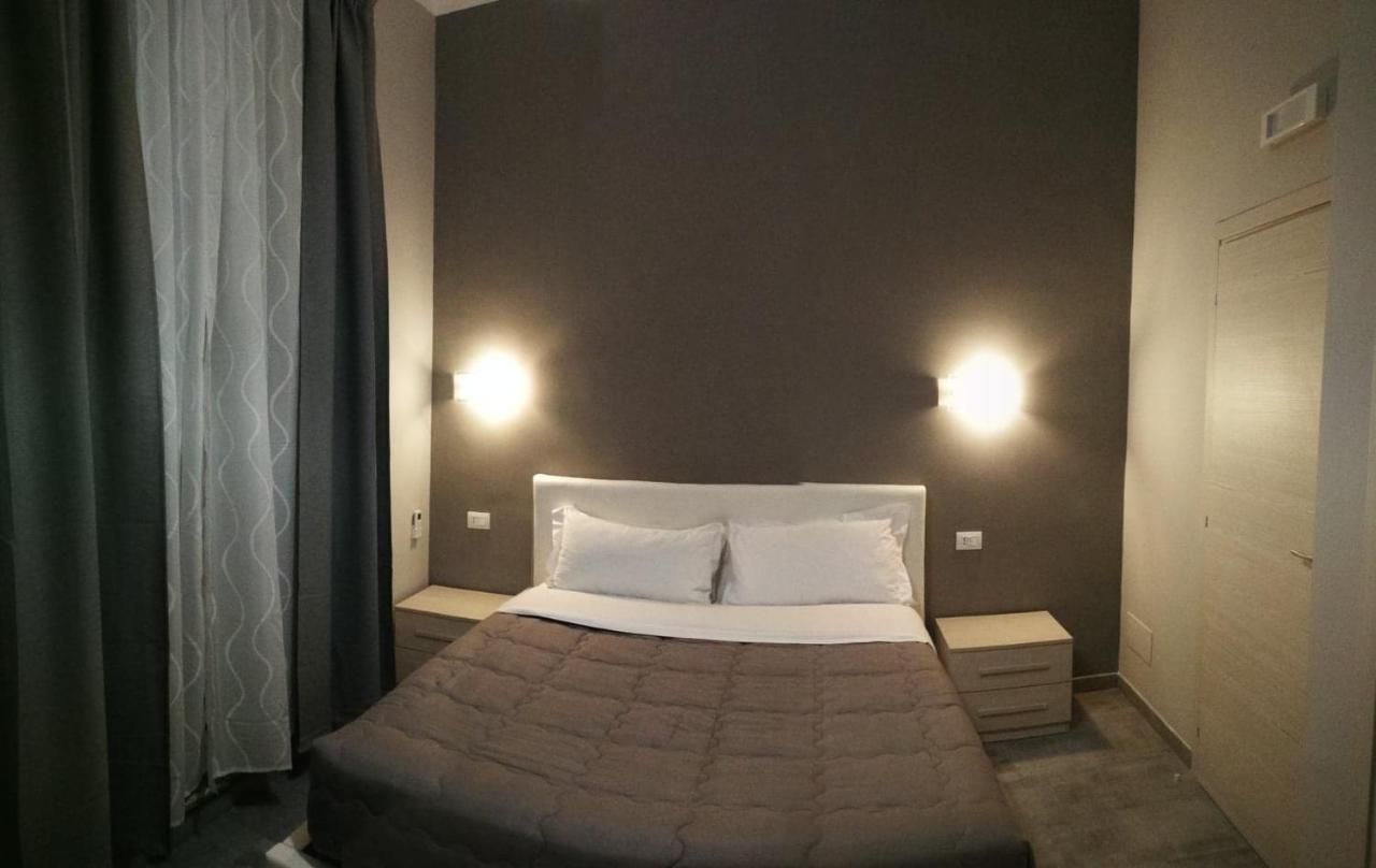 Garden'S Elide Hotel Рим Екстериор снимка