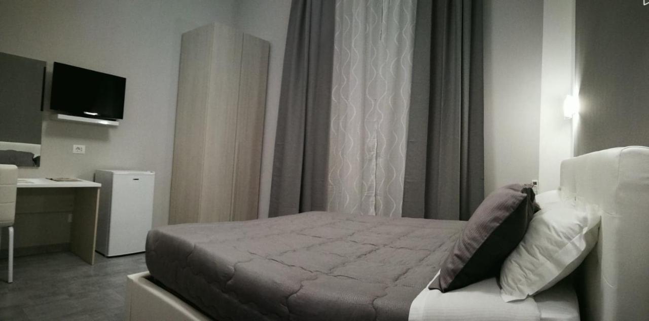 Garden'S Elide Hotel Рим Екстериор снимка